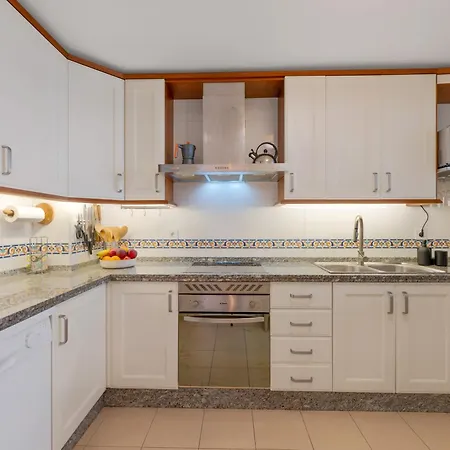 Chic 3br Townhouse On The With Pool And Garage Apartament