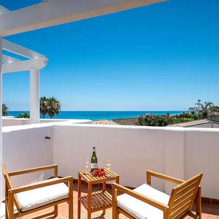 Chic 3br Townhouse On The With Pool And Garage * Estepona