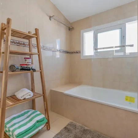 Chic 3br Townhouse On The With Pool And Garage Apartament Estepona