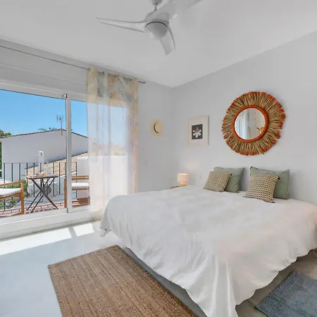 Chic 3br Townhouse On The With Pool And Garage Apartament *
