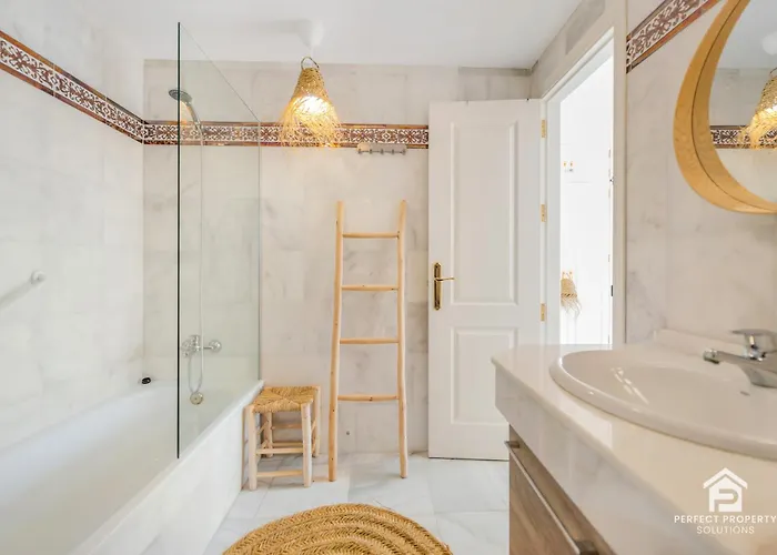 Chic 3br Townhouse On The With Pool And Garage Apartamento *