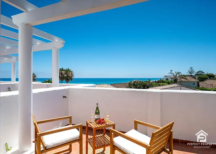 Chic 3br Townhouse On The With Pool And Garage * Estepona