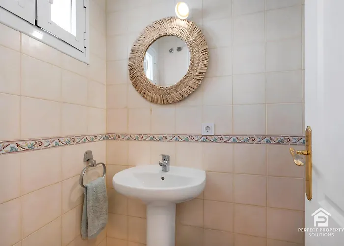 Chic 3br Townhouse On The With Pool And Garage Apartamento *