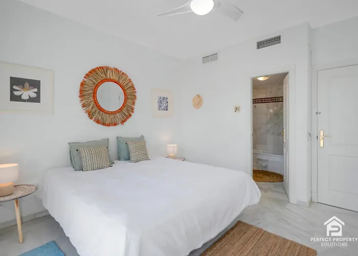 Chic 3br Townhouse On The With Pool And Garage * إِستيبونا