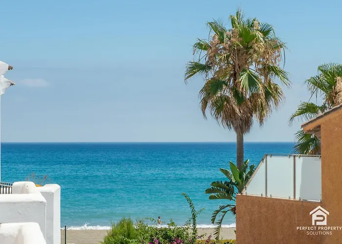 Chic 3br Townhouse On The With Pool And Garage شقة *